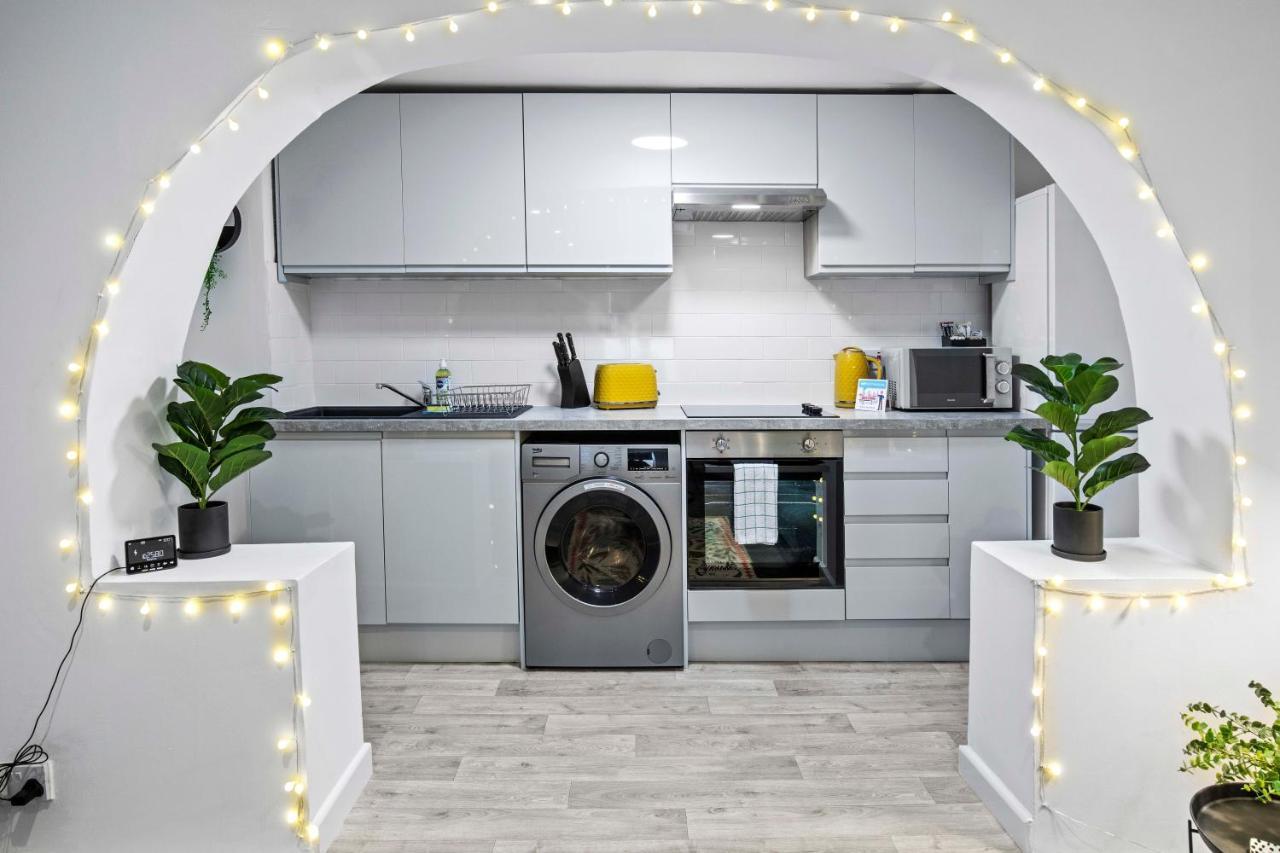 ברייטון Queens Apartment - By My Getaways - Free Parking For One Car מראה חיצוני תמונה